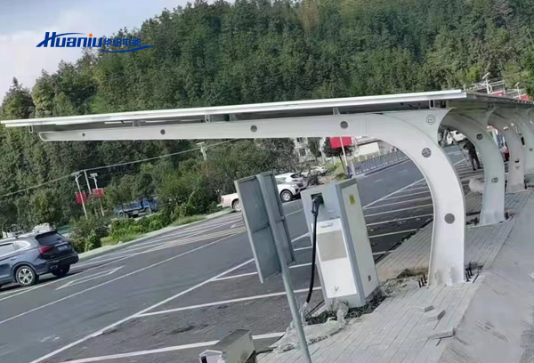 太陽(yáng)能光伏車棚